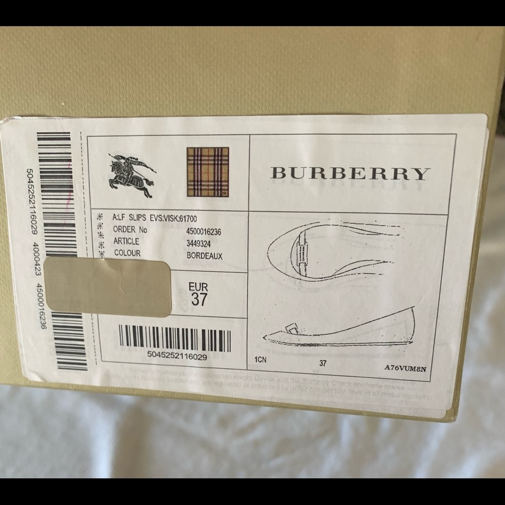 Burberry slippers
